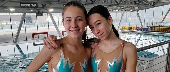 Foto delle atlete di nuoto sincronizzato